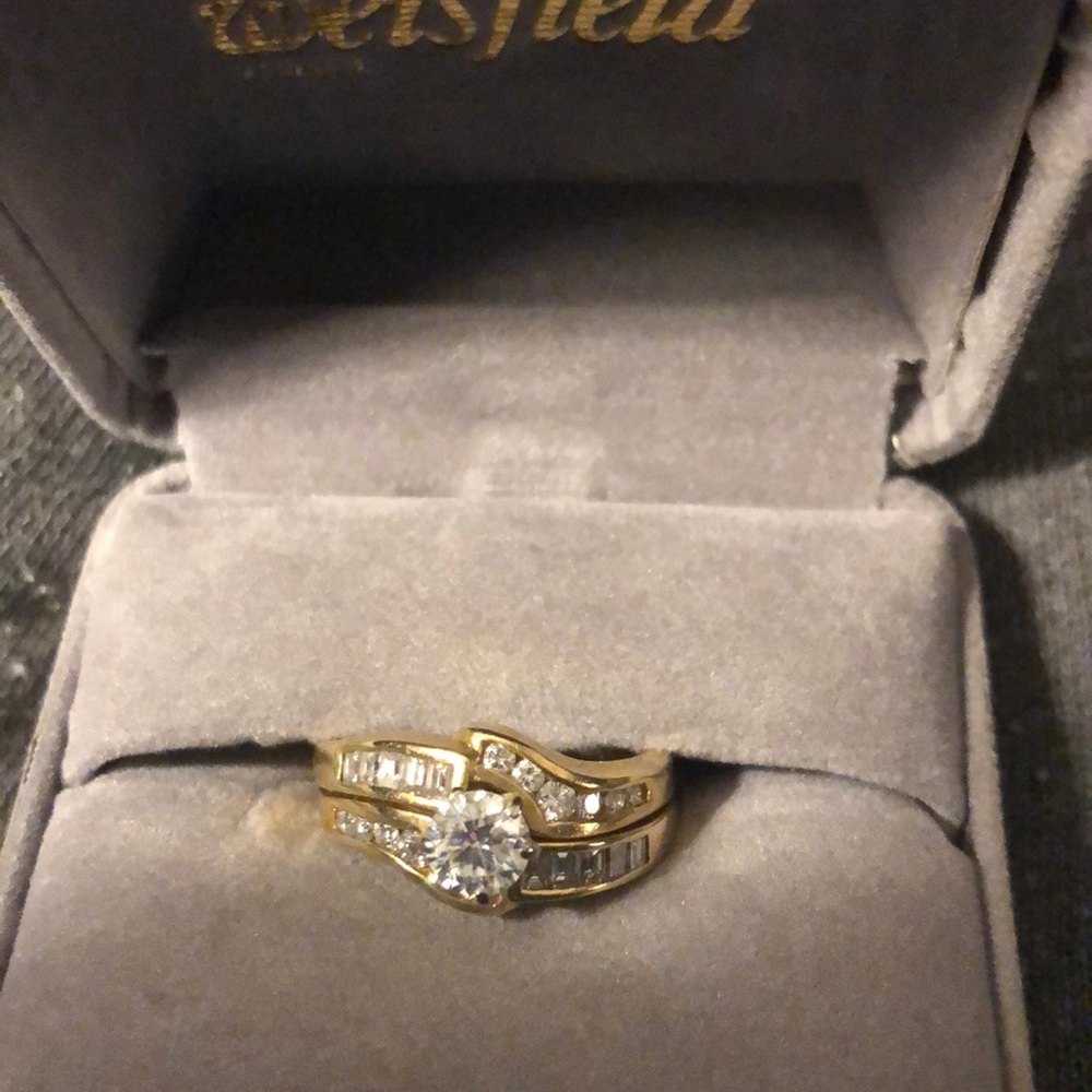 Ladies wedding band  size 7